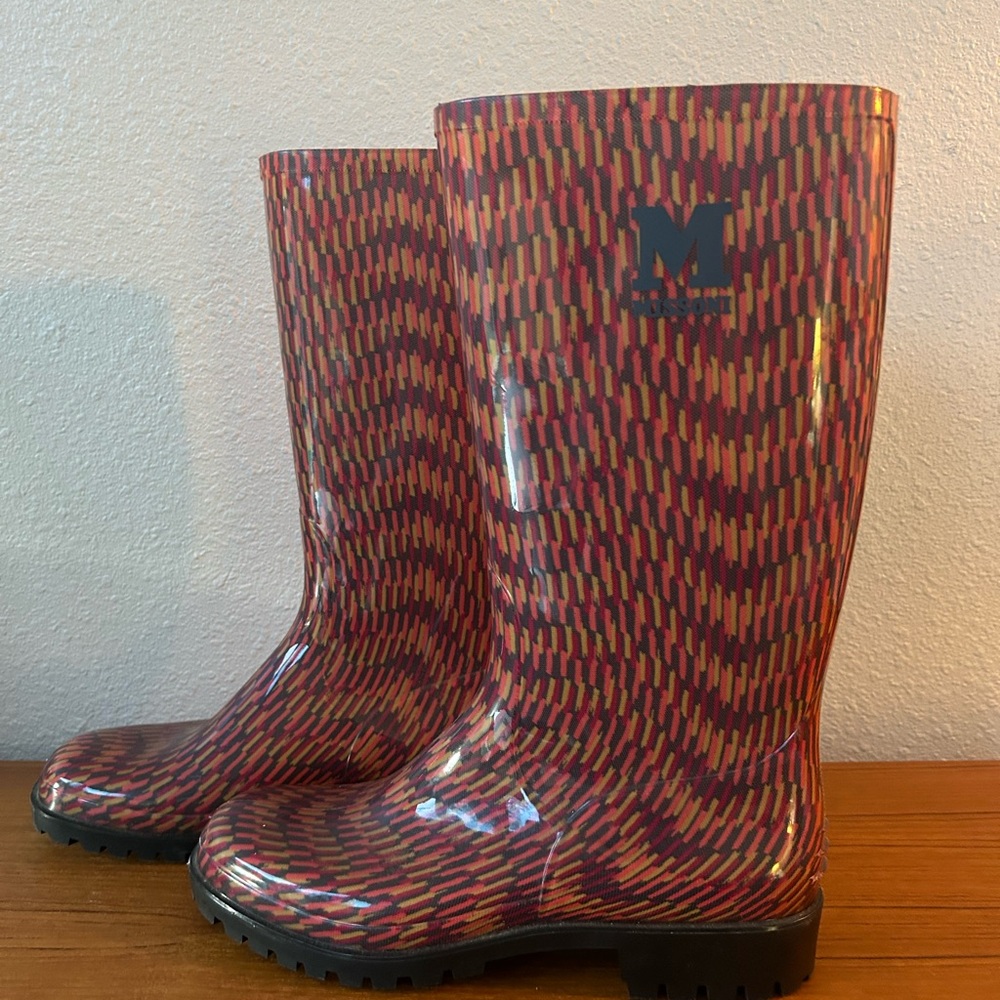 M Missoni Red Zig Zag Printed Work/Garden/Farm/Rain Boots (Size 39/8.5)